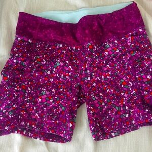 EUC size 10 purple shorts. 6" inseam. Lululemon